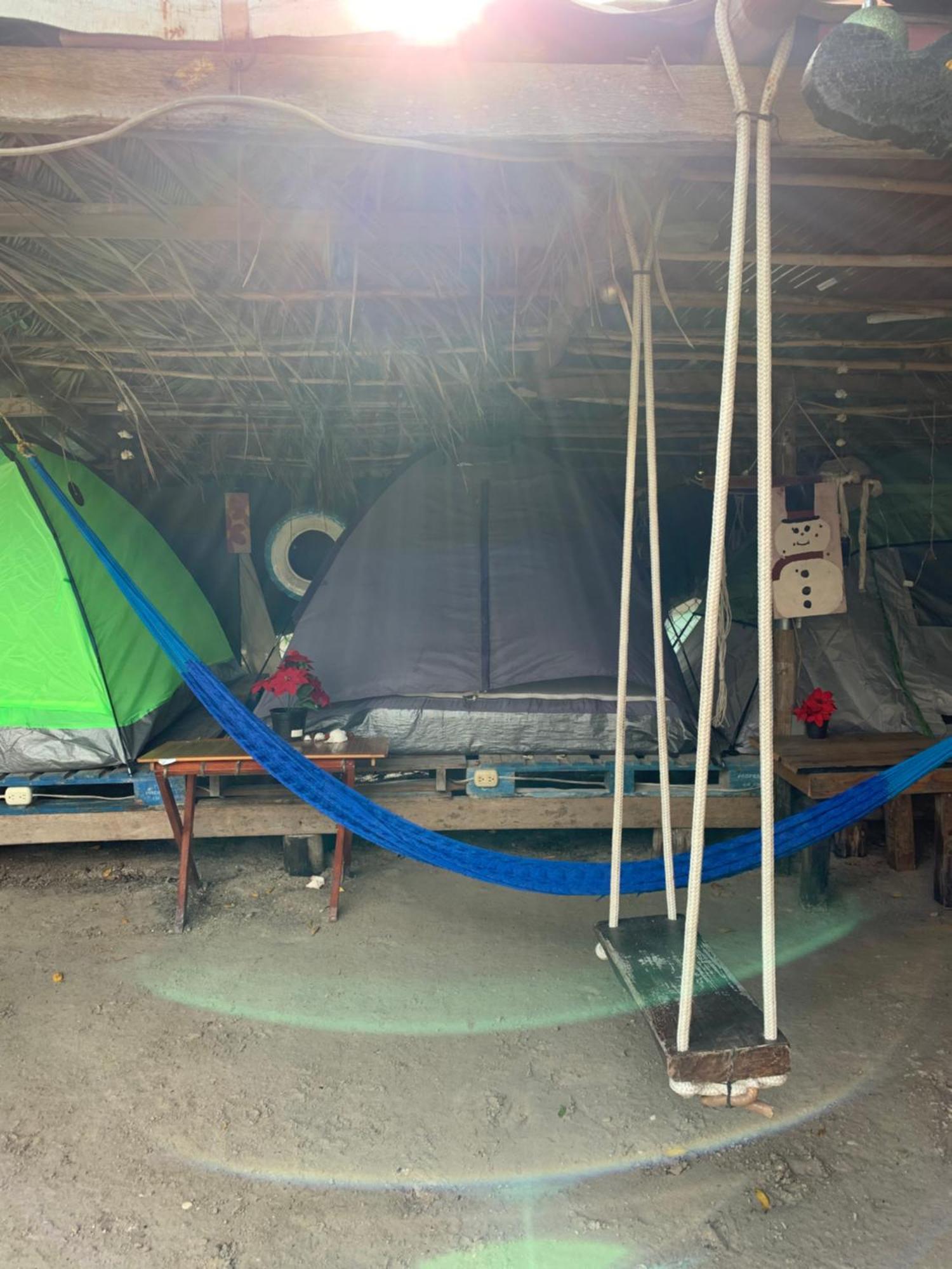 Casa De Los Santos Camping Y Eco Cabanas Holbox Eksteriør billede