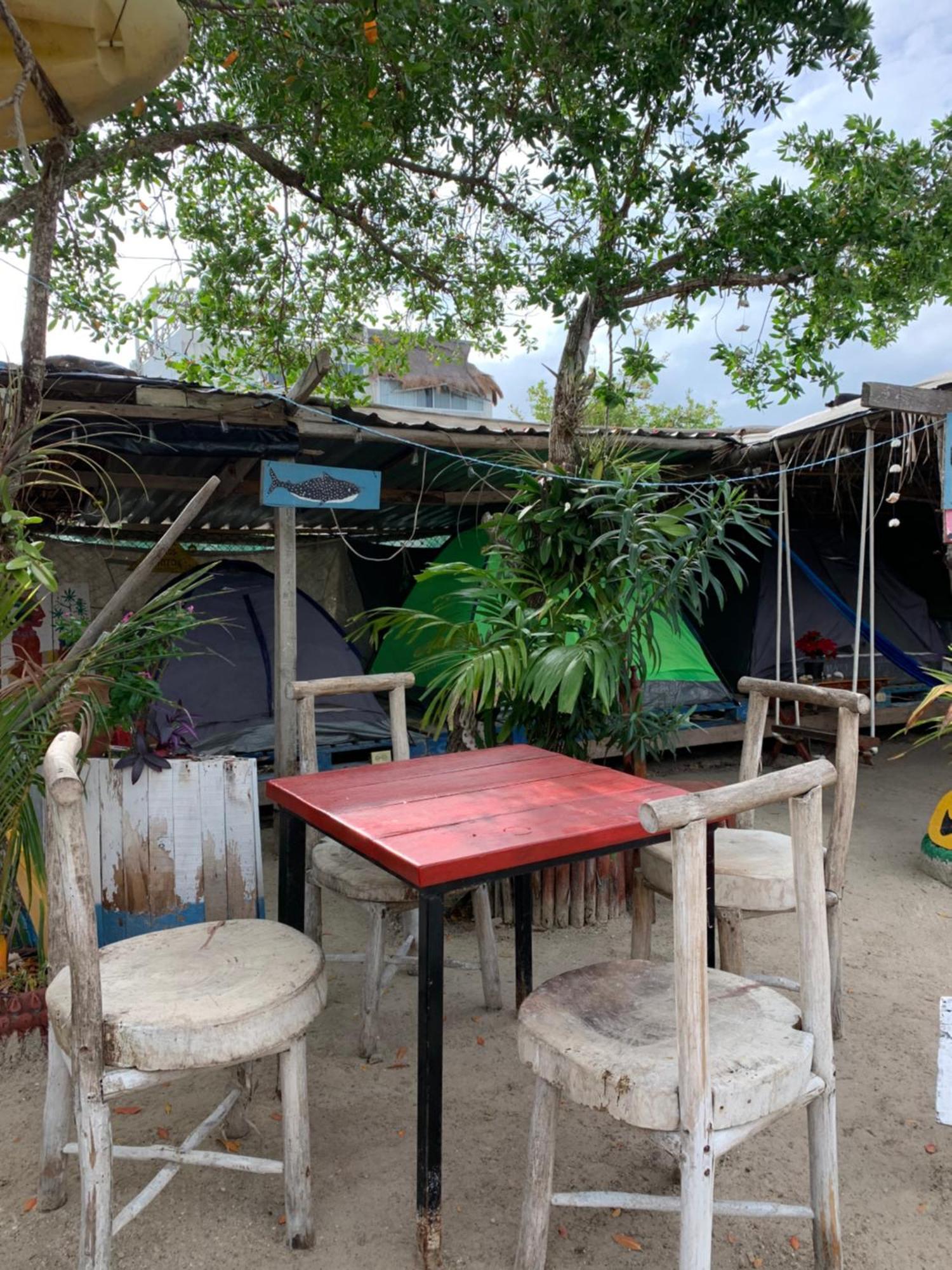Casa De Los Santos Camping Y Eco Cabanas Holbox Eksteriør billede